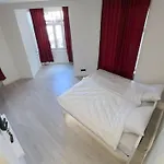 Dzeno Old Town Pearl Apartments