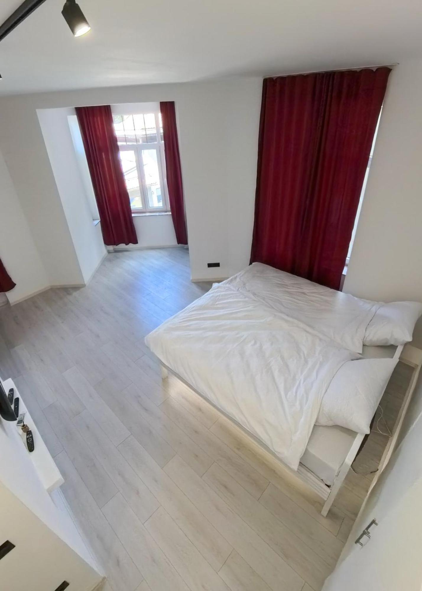 Apartment Dzeno Old Town Pearl